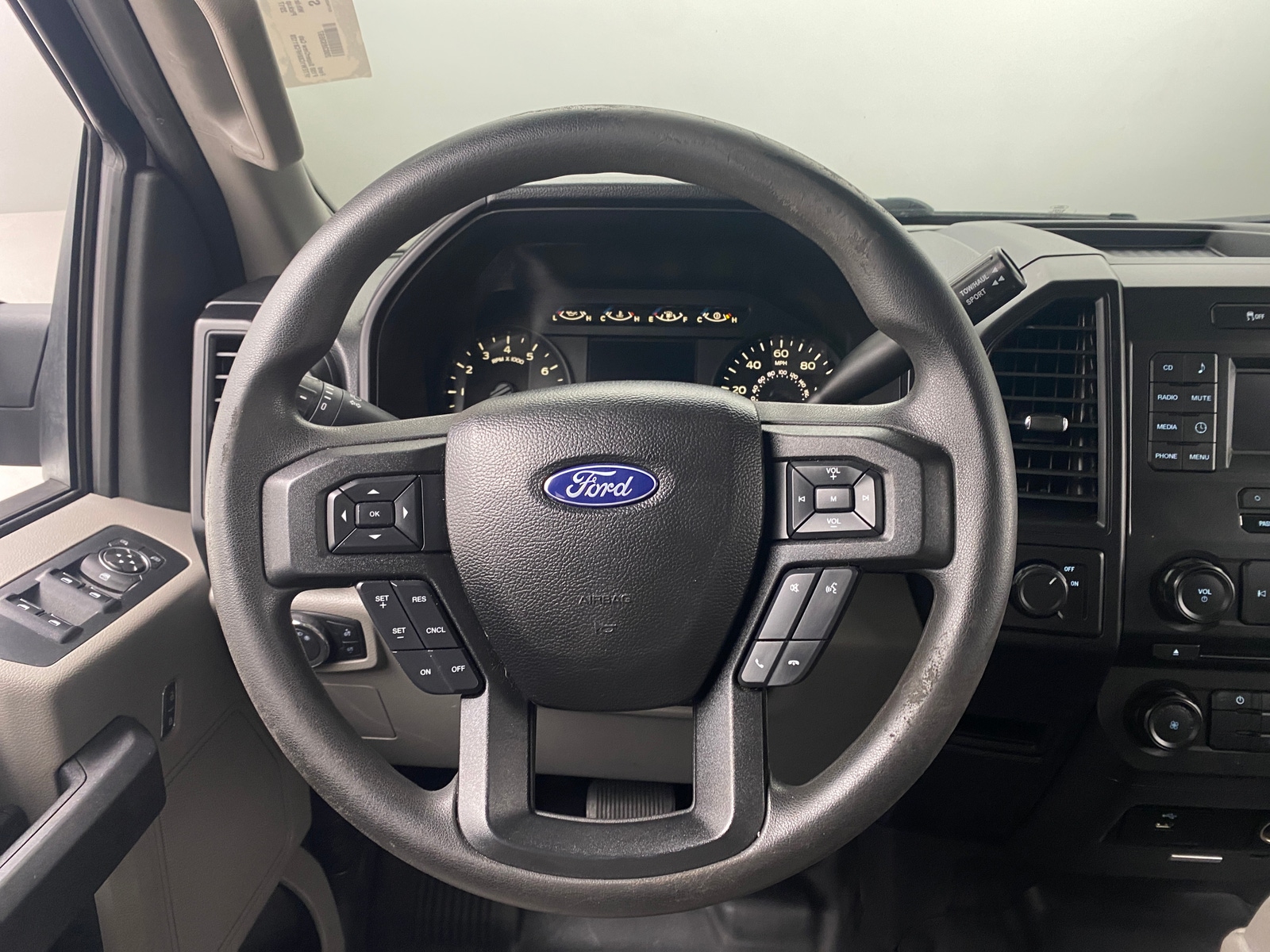 Thumbnail: 2017 Ford Econoline - 5