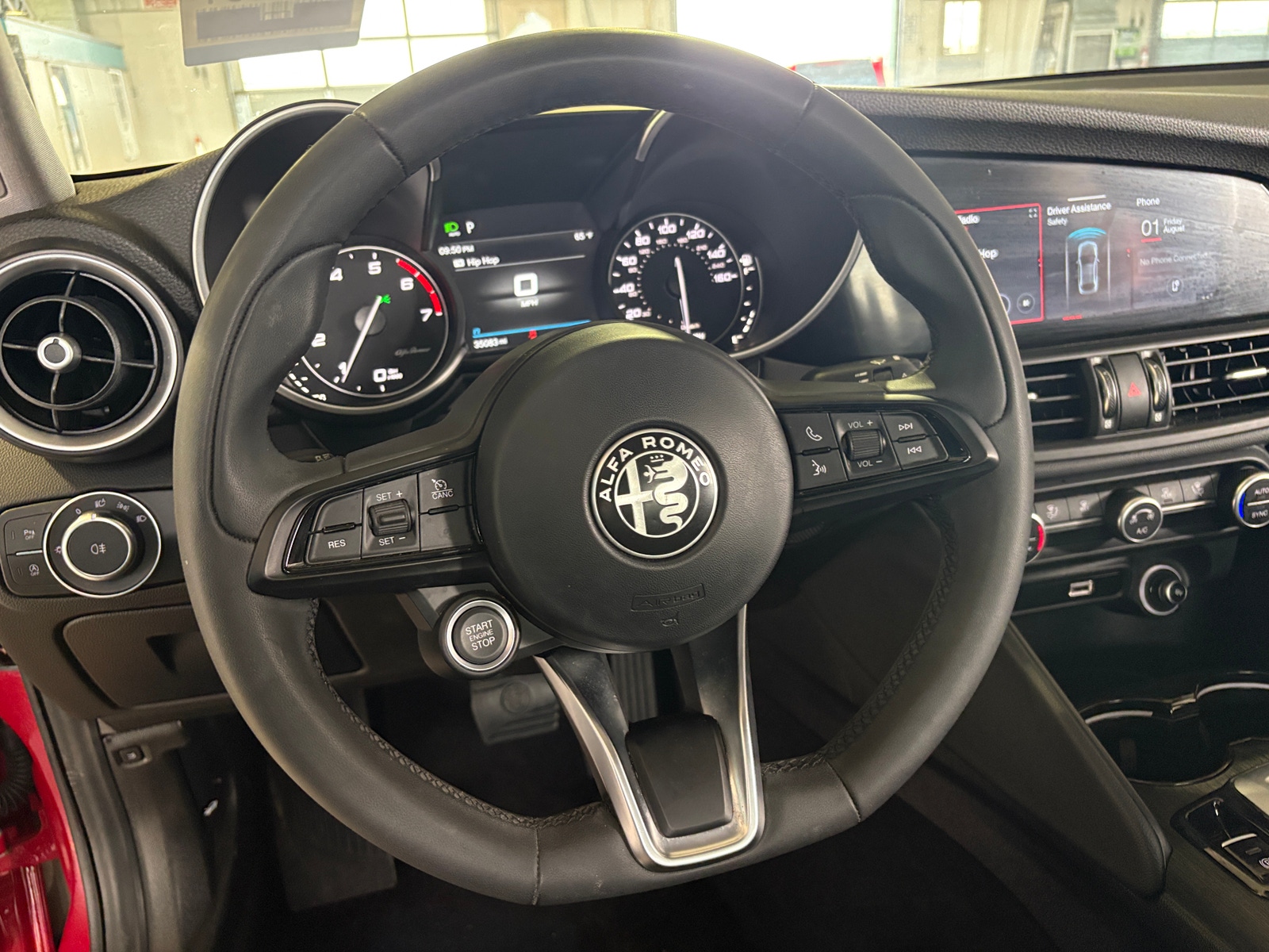 Thumbnail: 2021 Alfa Romeo Giulia - 4