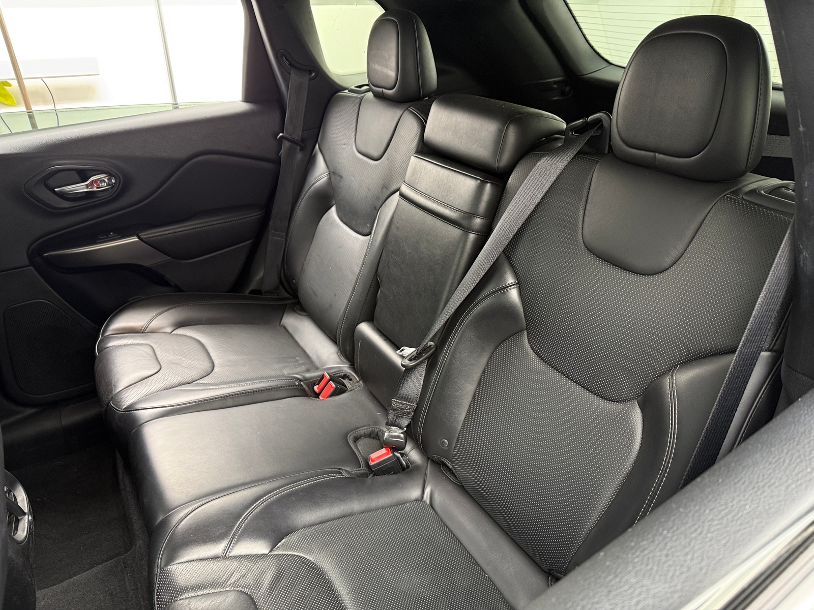 Thumbnail: 2019 Jeep Cherokee - 5