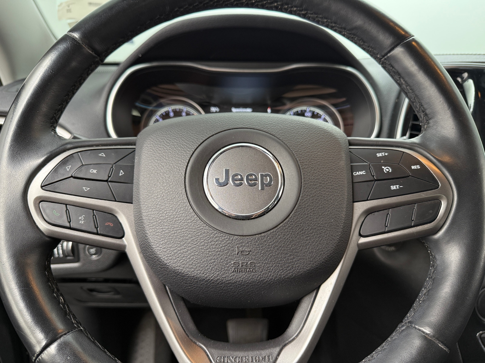 Thumbnail: 2019 Jeep Cherokee - 4
