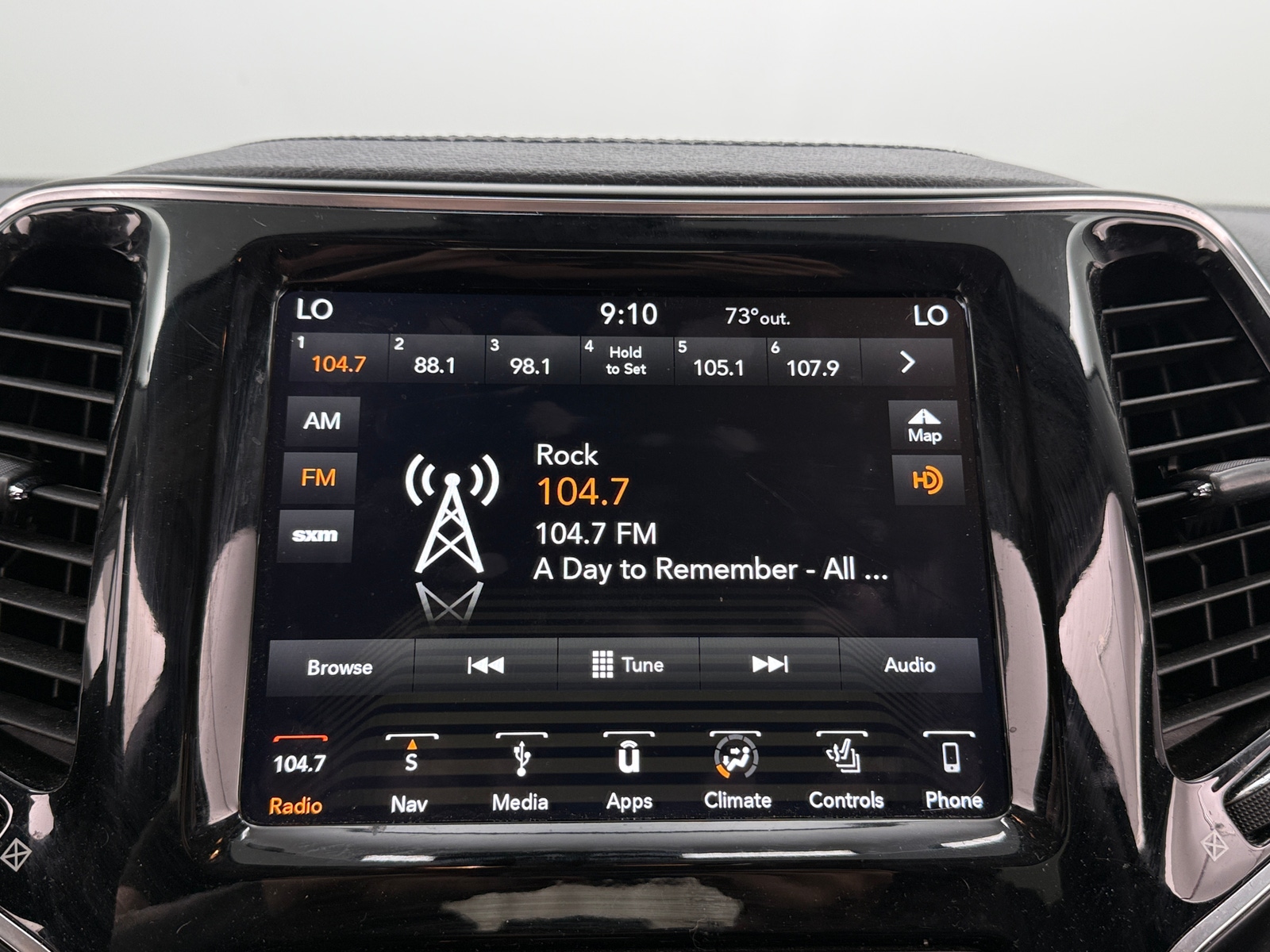 Thumbnail: 2019 Jeep Cherokee - 3