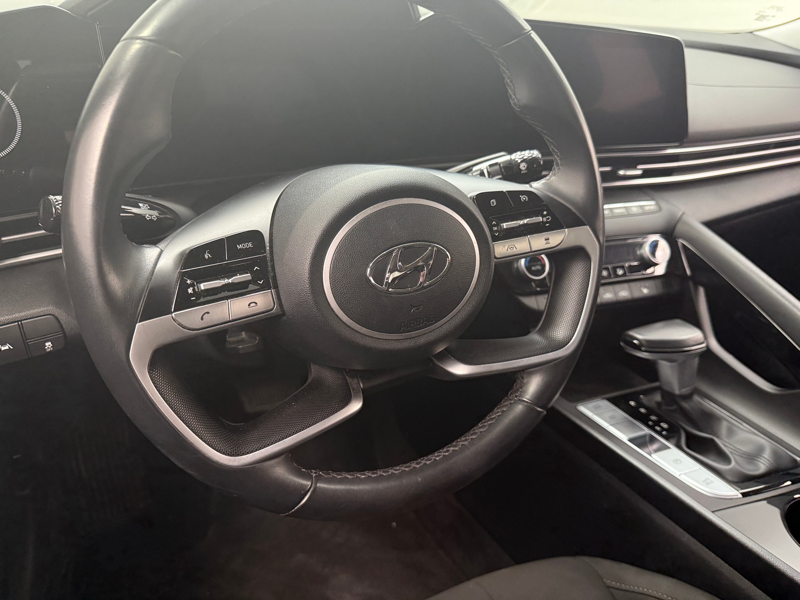 Thumbnail: 2023 Hyundai Elantra - 5