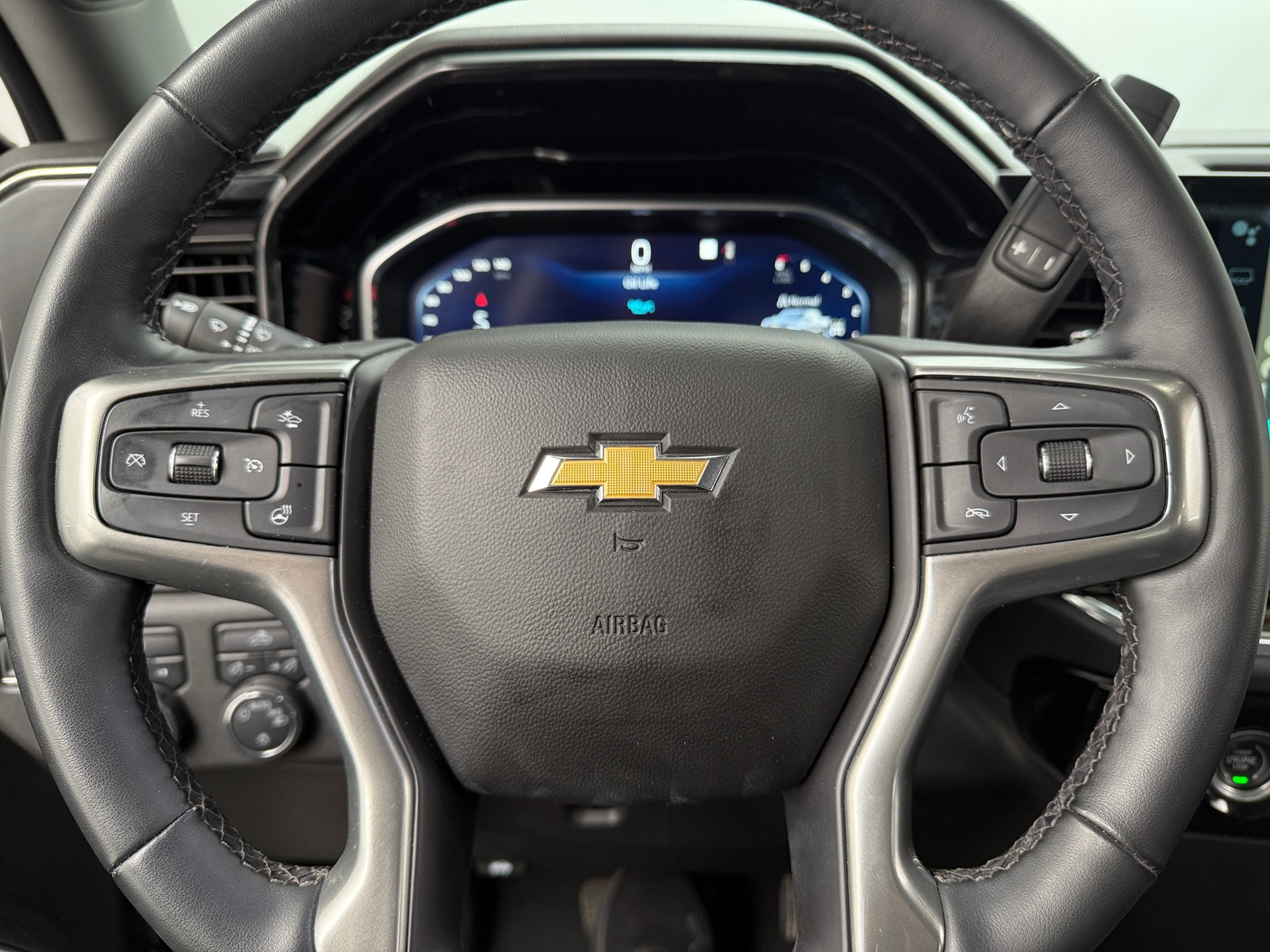 Thumbnail: 2023 Chevrolet Silverado 1500 - 5