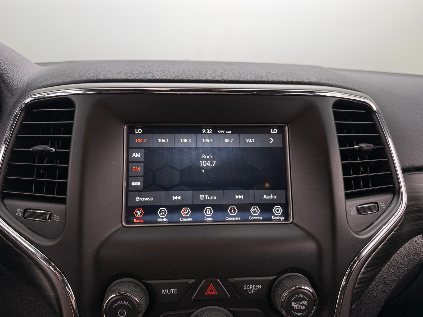 Thumbnail: 2019 Jeep Grand Cherokee - 4
