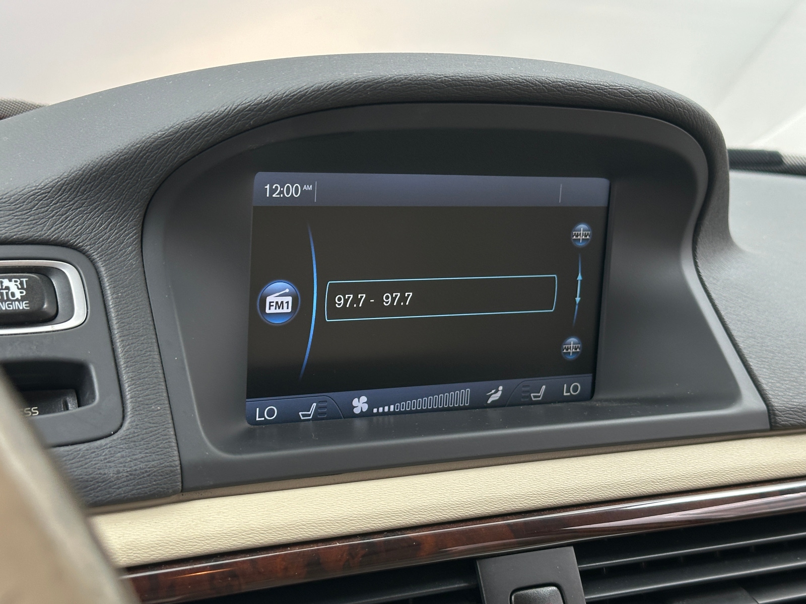 Thumbnail: 2014 Volvo XC70 - 4