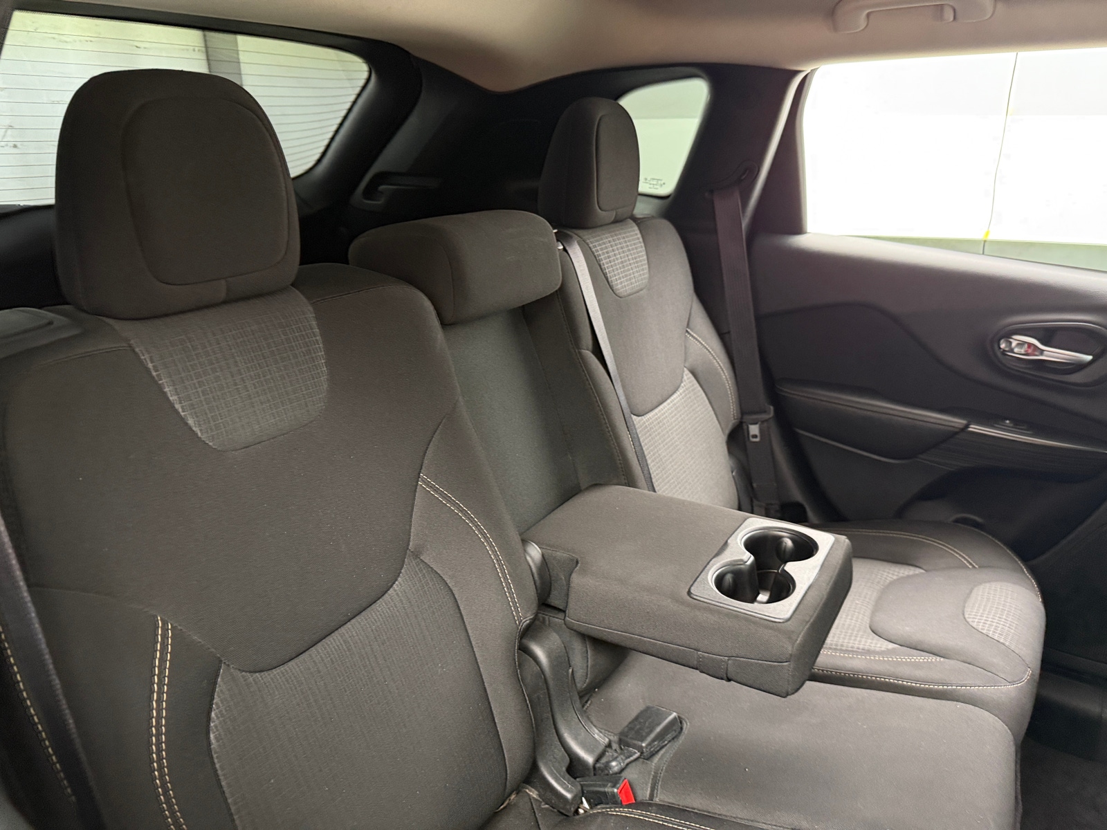 Thumbnail: 2016 Jeep Cherokee - 6