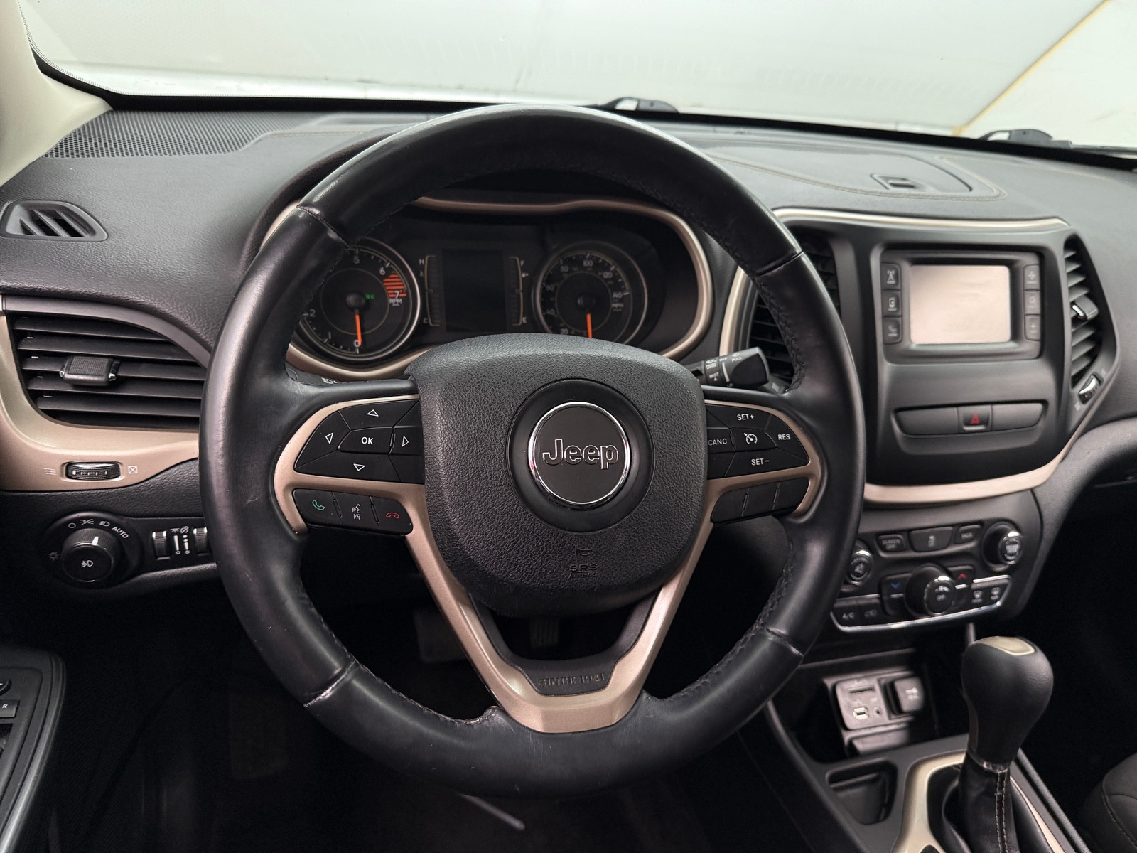 Thumbnail: 2016 Jeep Cherokee - 5
