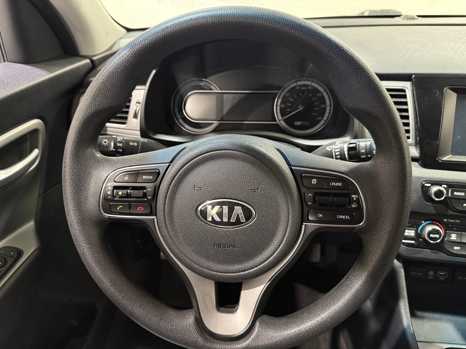 Thumbnail: 2017 Kia Niro - 5