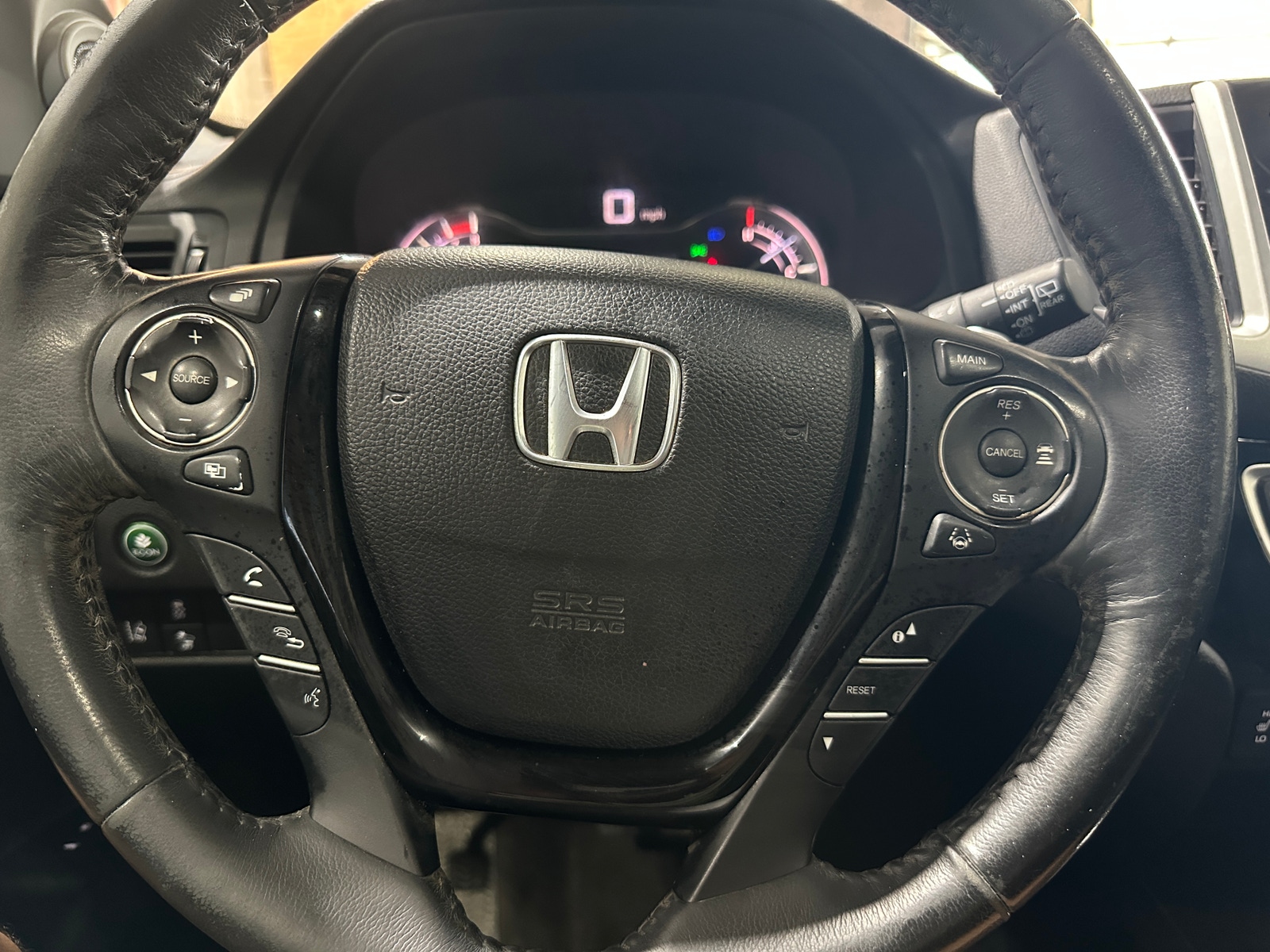 Thumbnail: 2017 Honda Pilot - 4