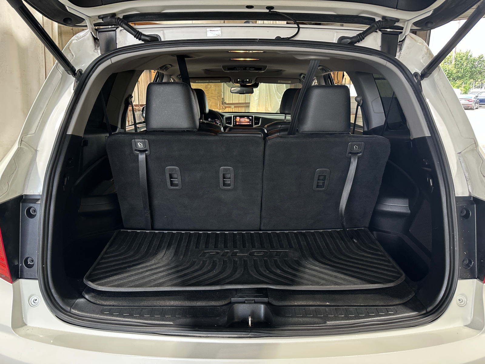 Thumbnail: 2017 Honda Pilot - 6