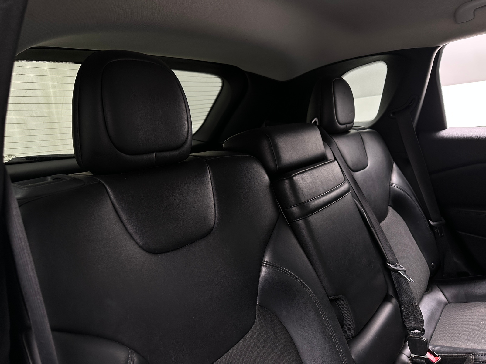Thumbnail: 2019 Jeep Cherokee - 6