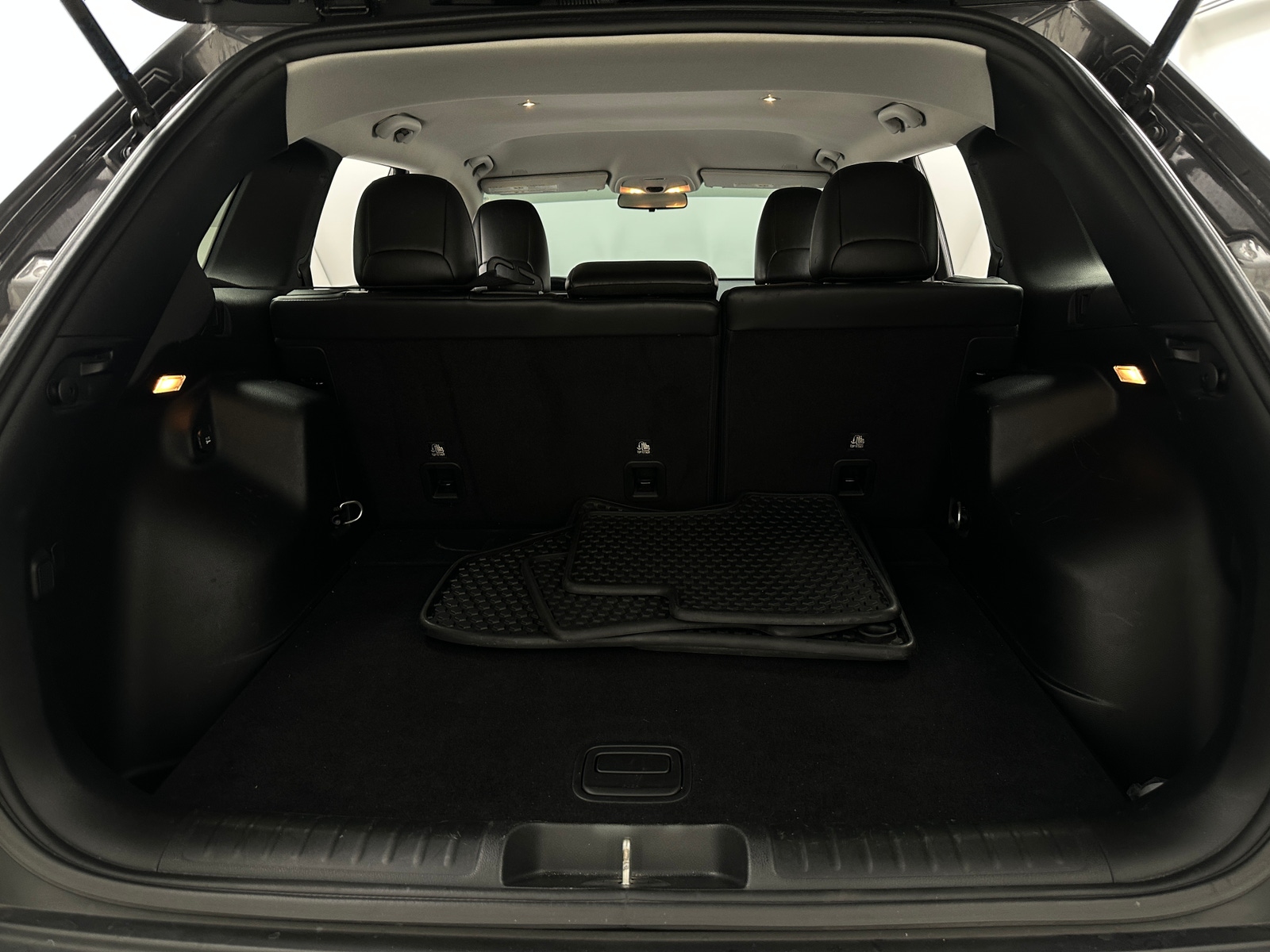 Thumbnail: 2019 Jeep Cherokee - 7