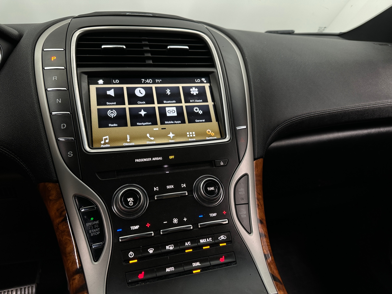 Thumbnail: 2016 Lincoln MKX - 3