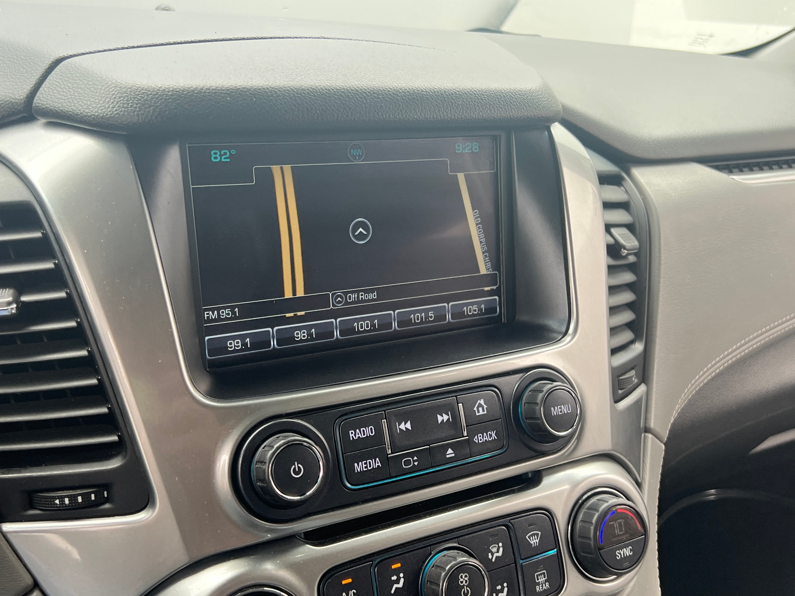 Thumbnail: 2016 Chevrolet Suburban - 3