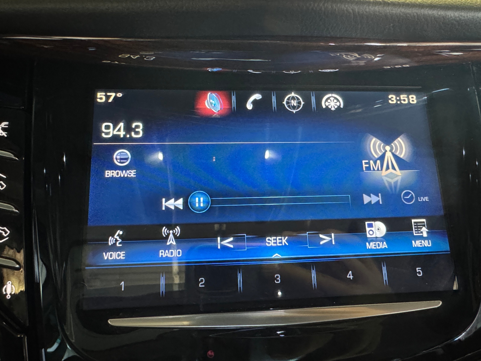 Thumbnail: 2015 Cadillac Escalade - 3