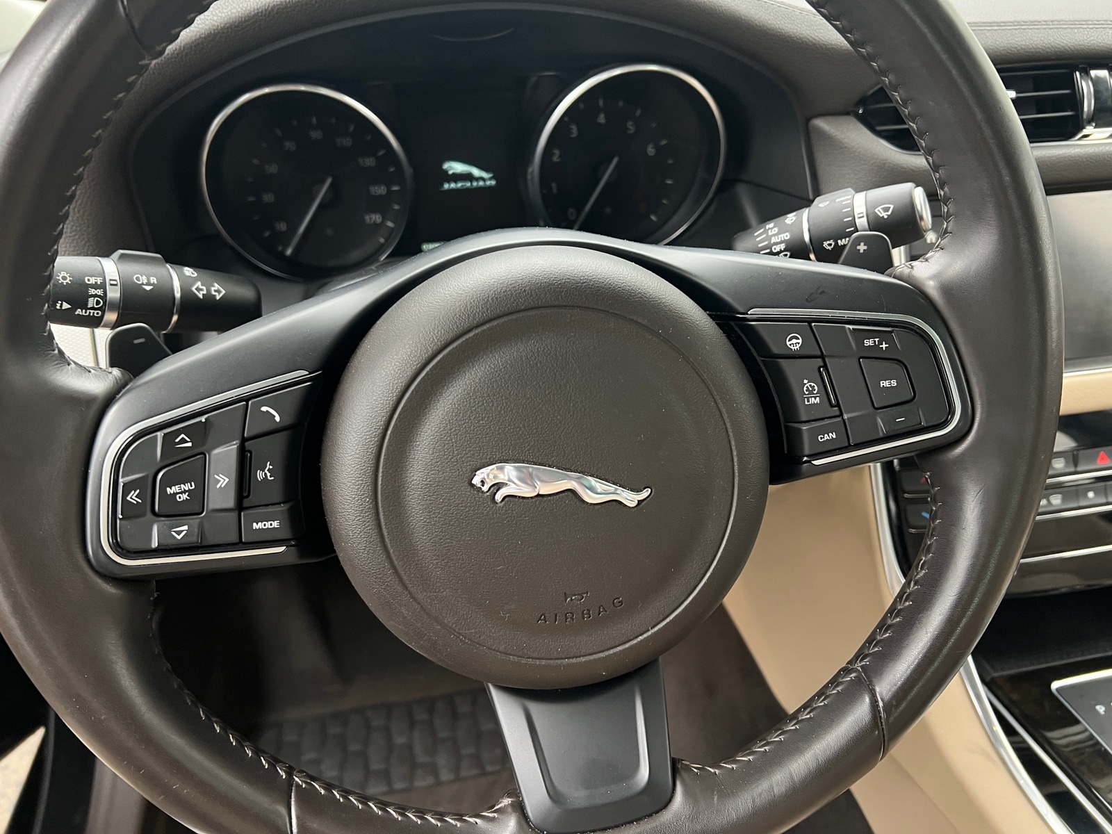 Thumbnail: 2016 Jaguar XF - 4