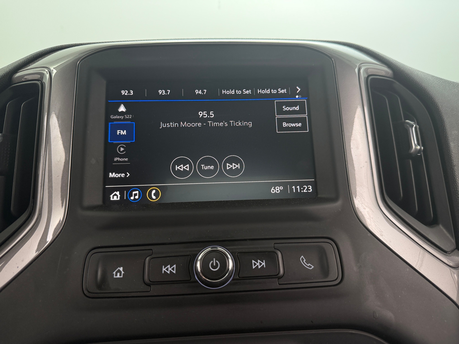 Thumbnail: 2023 Chevrolet Silverado 1500 - 4