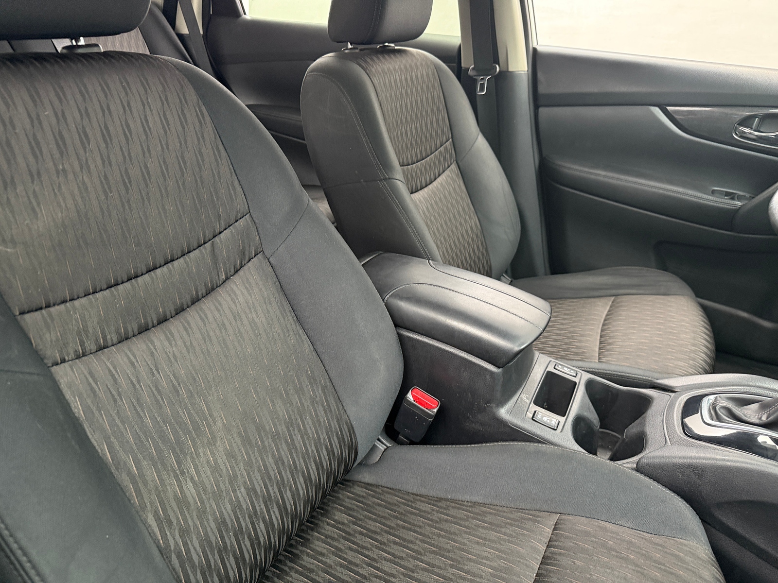Thumbnail: 2017 Nissan Rogue - 2