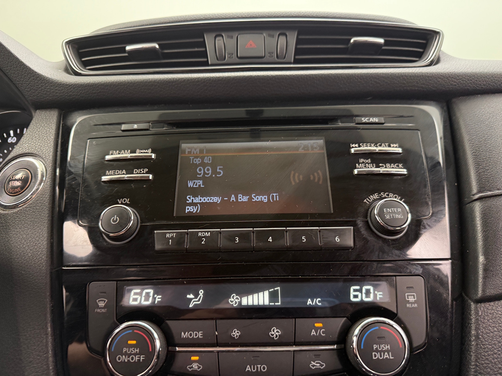 Thumbnail: 2017 Nissan Rogue - 4