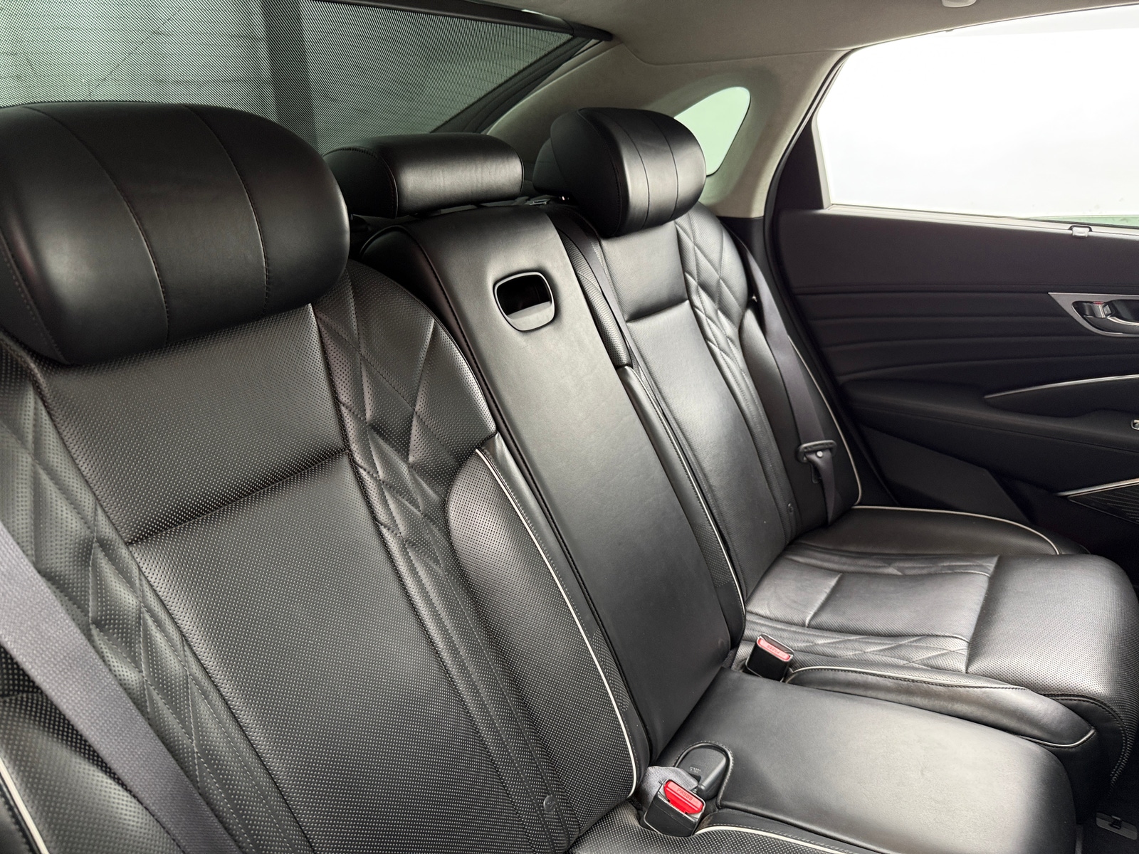 Thumbnail: 2019 Kia K900 - 5