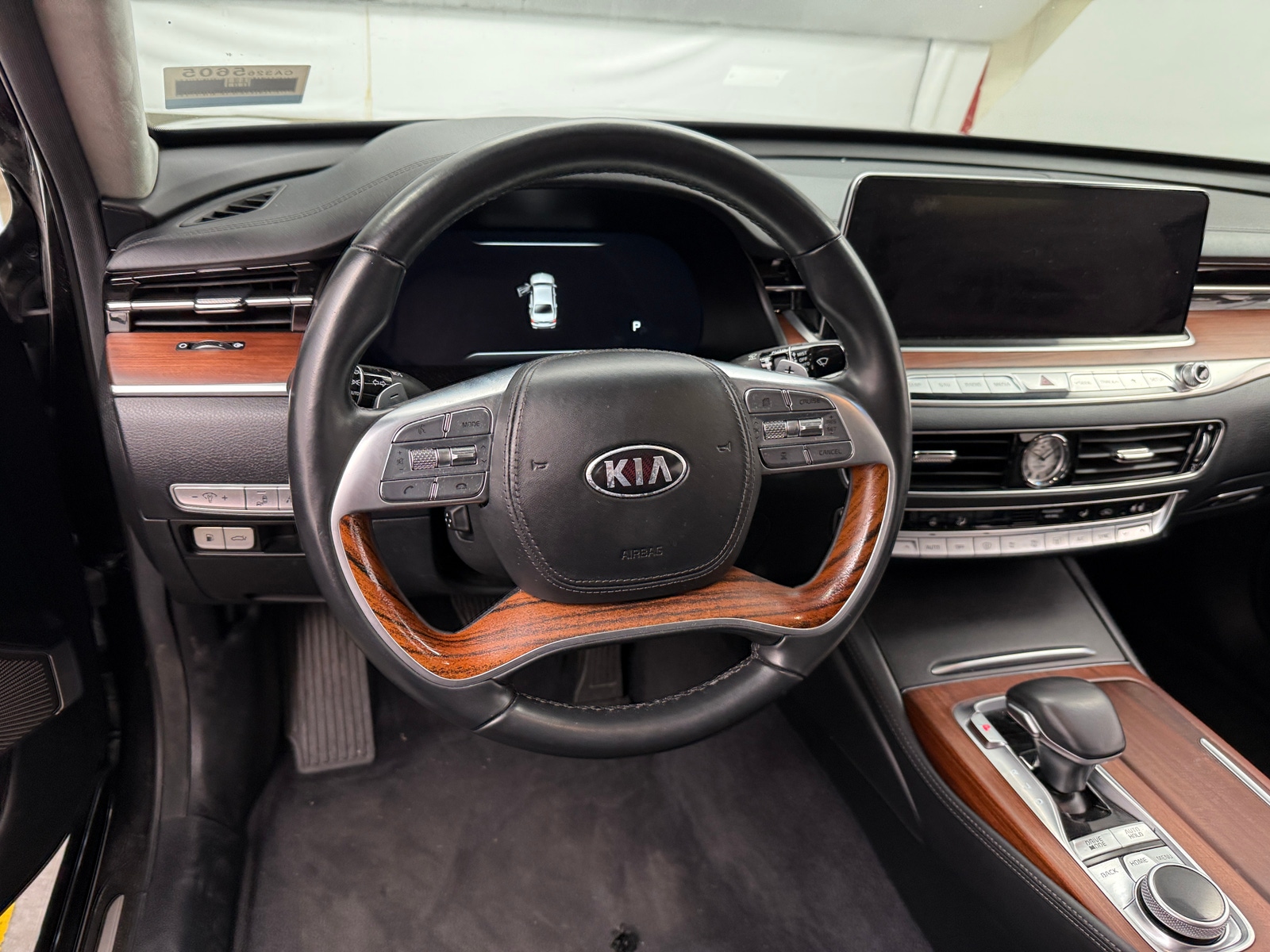 Thumbnail: 2019 Kia K900 - 4