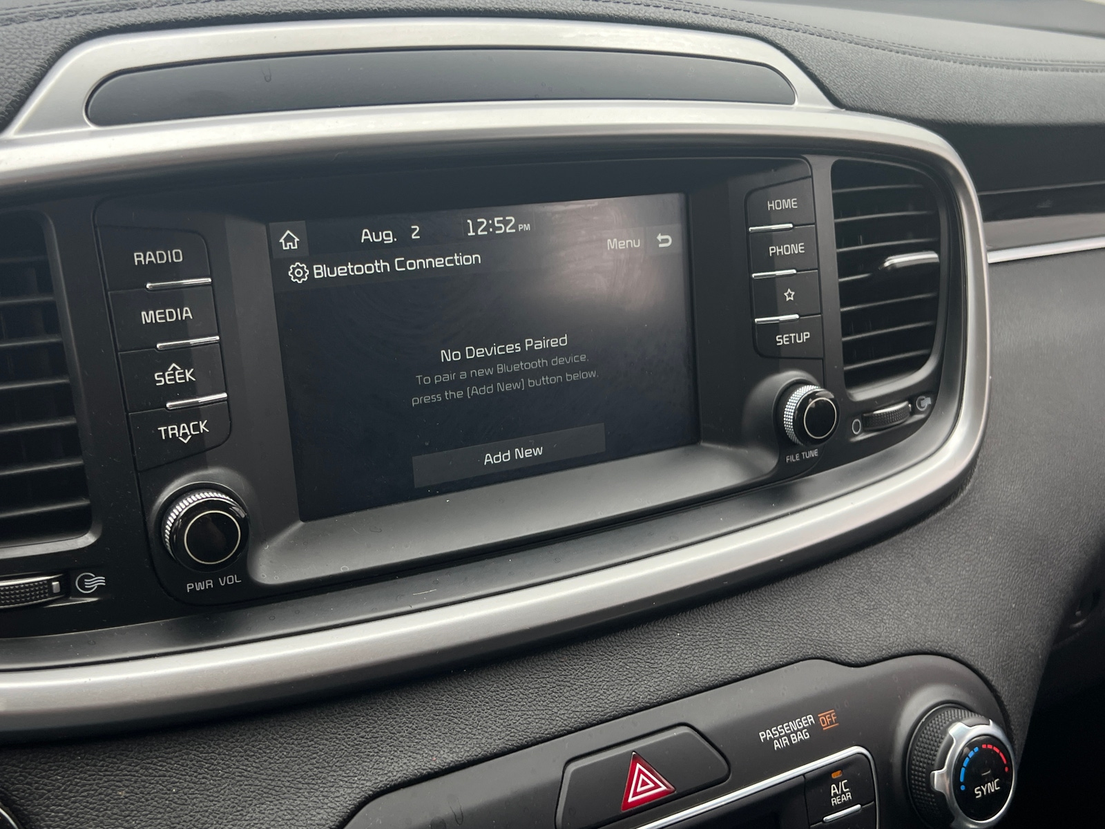 Thumbnail: 2020 Kia Sorento - 4