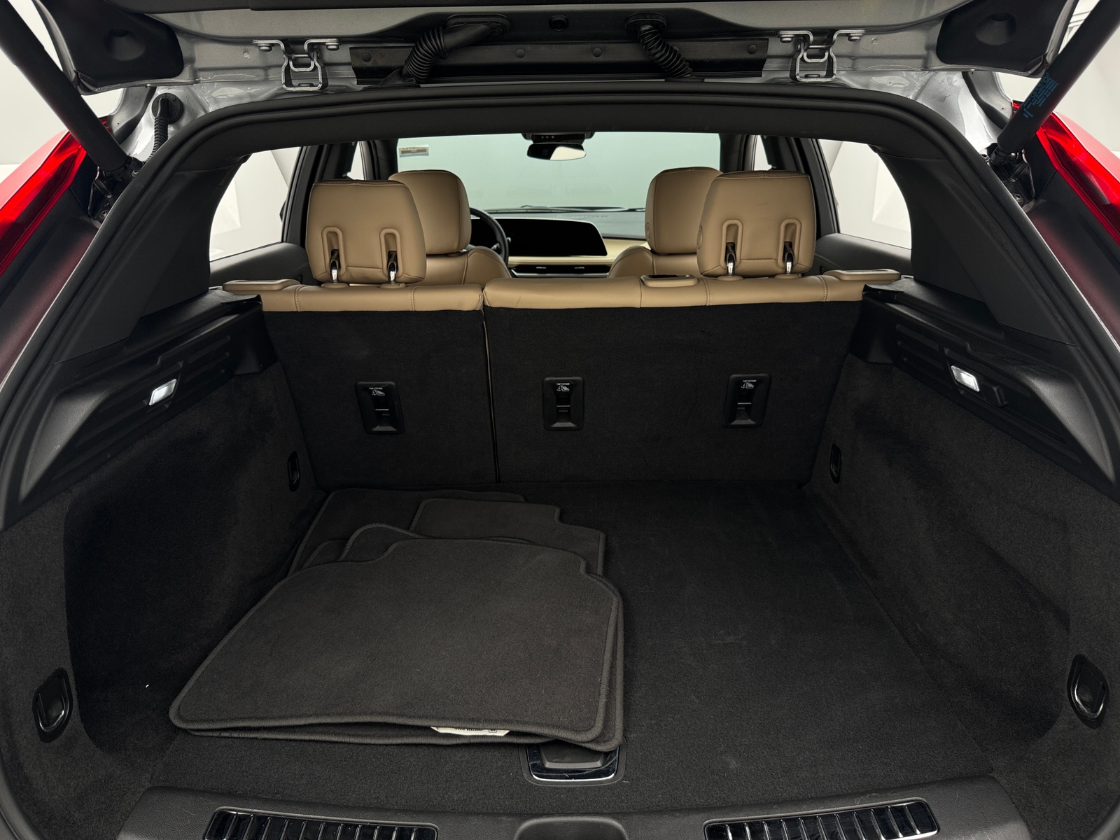 Thumbnail: 2025 Cadillac XT4 - 6