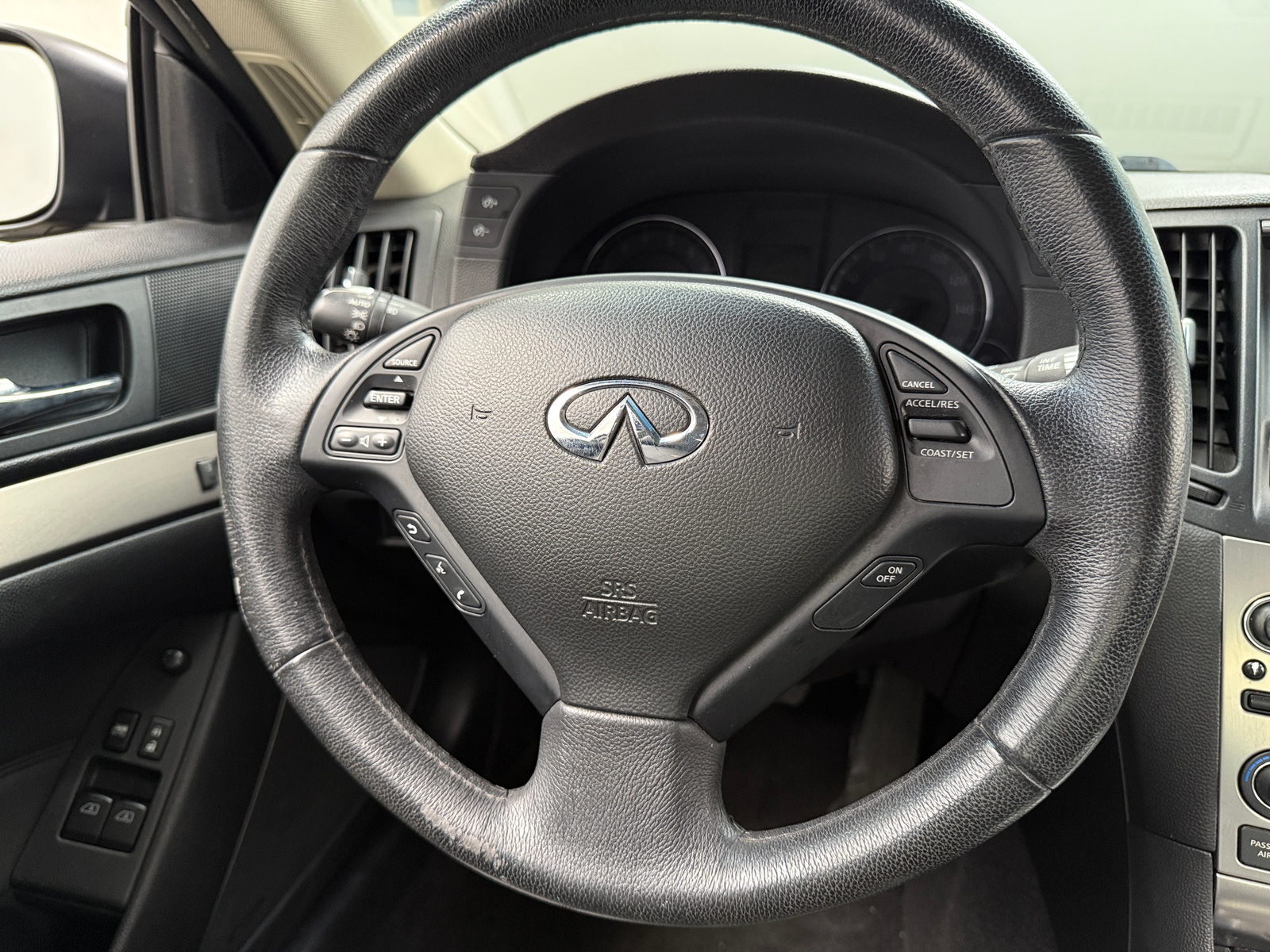 Thumbnail: 2011 INFINITI G37 - 3