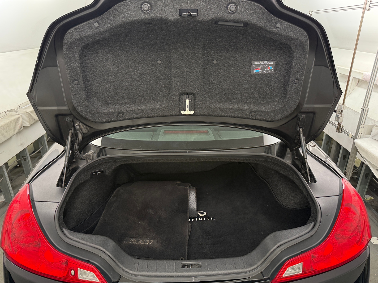 Thumbnail: 2011 INFINITI G37 - 4