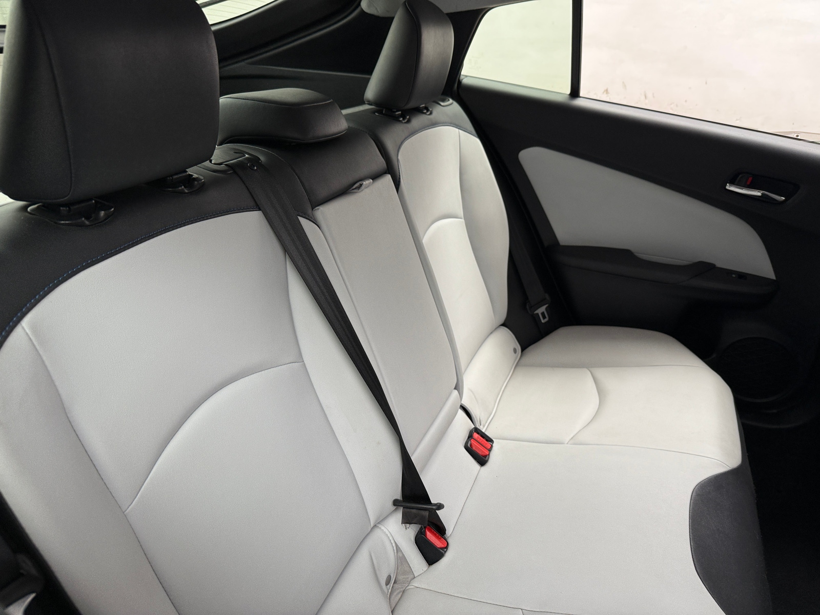 Thumbnail: 2017 Toyota Prius - 5