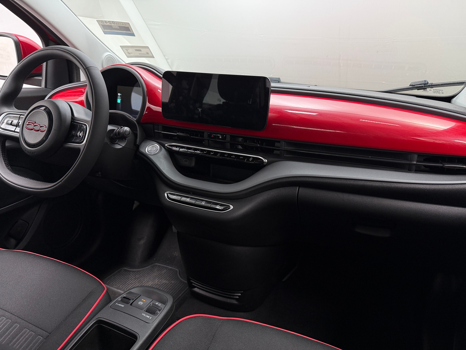 Thumbnail: 2024 Fiat 500e - 3
