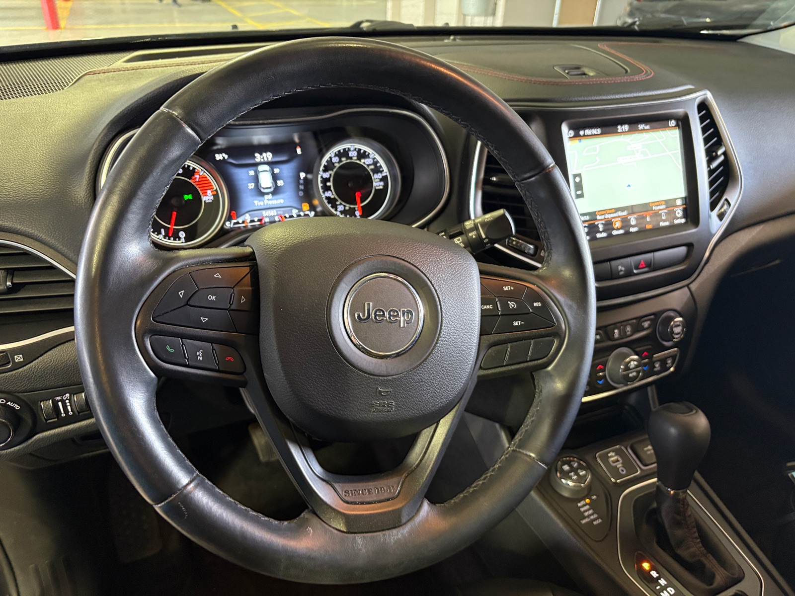 Thumbnail: 2019 Jeep Cherokee - 5