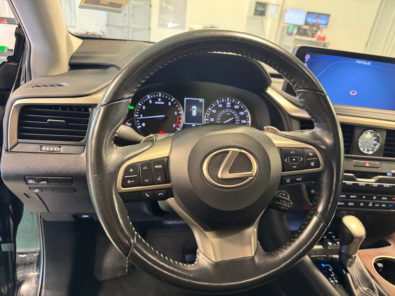 Thumbnail: 2020 Lexus RX - 4