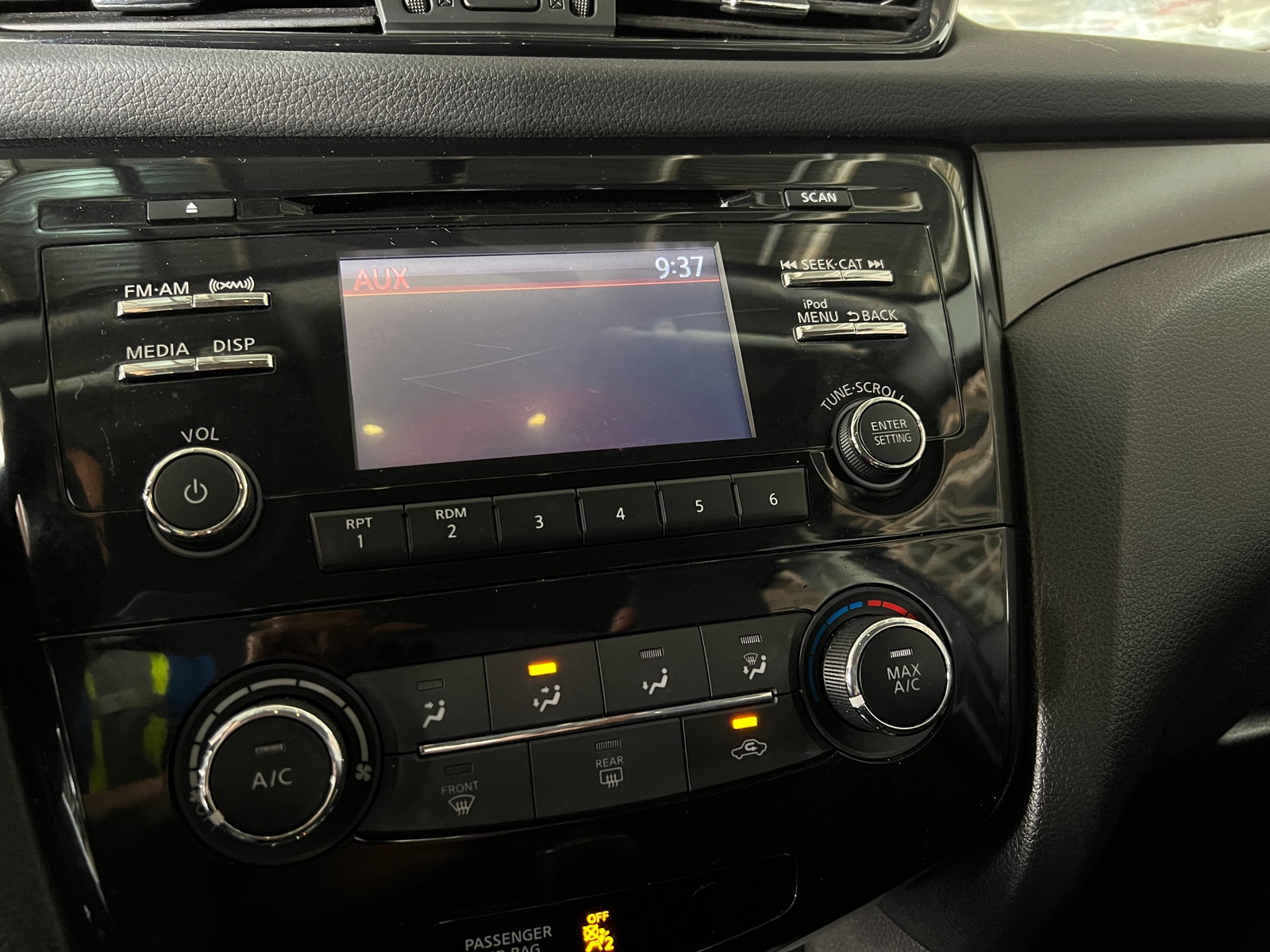 Thumbnail: 2018 Nissan Rogue Sport - 4