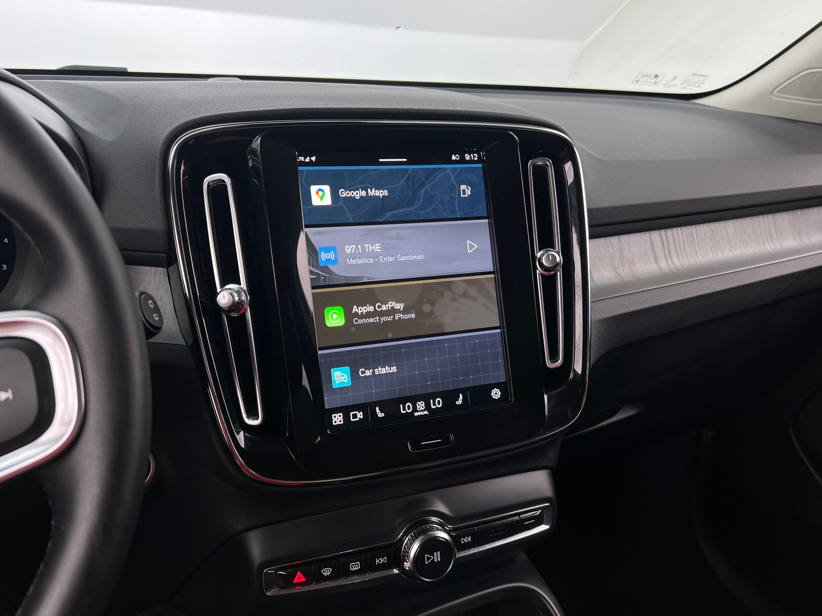 Thumbnail: 2025 Volvo XC40 - 3