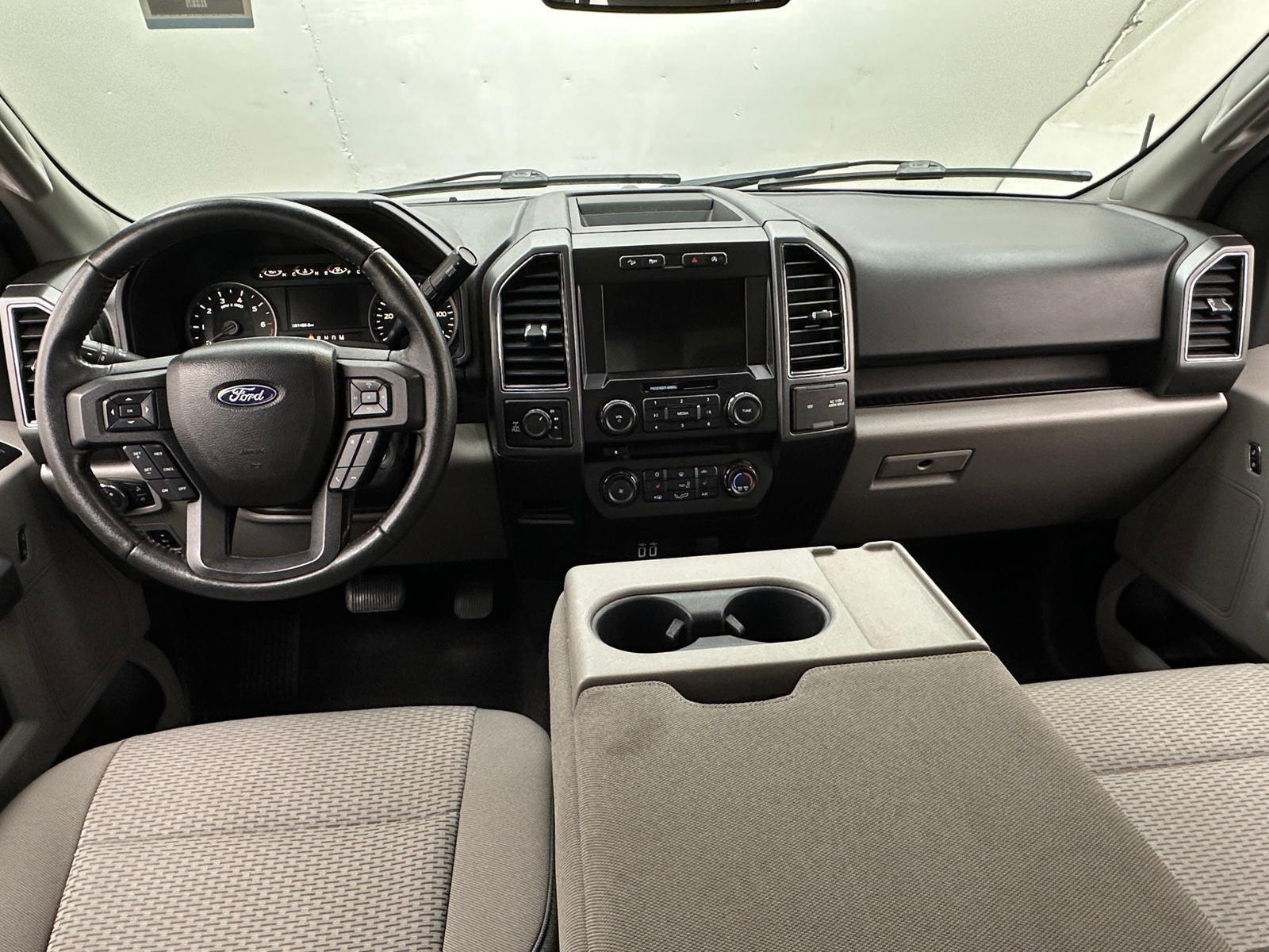 Thumbnail: 2018 Ford Econoline - 3
