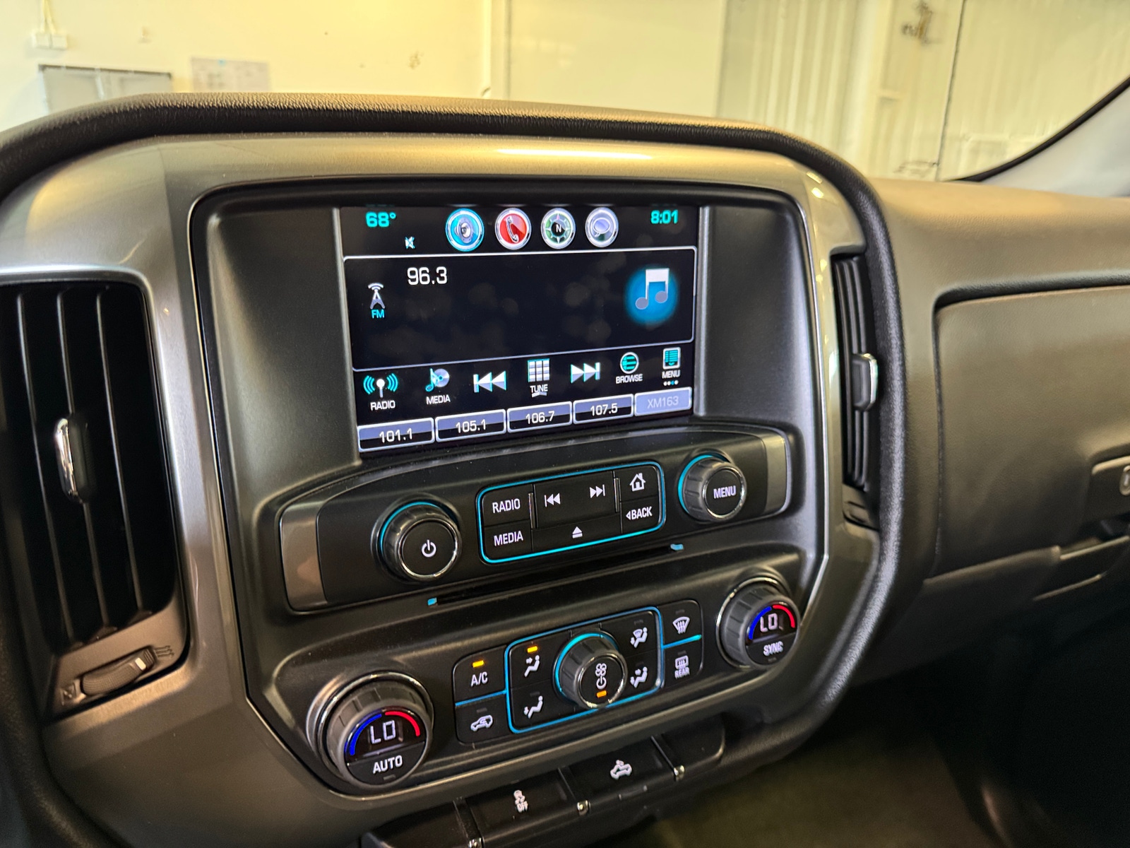 Thumbnail: 2018 Chevrolet Silverado 1500 - 4