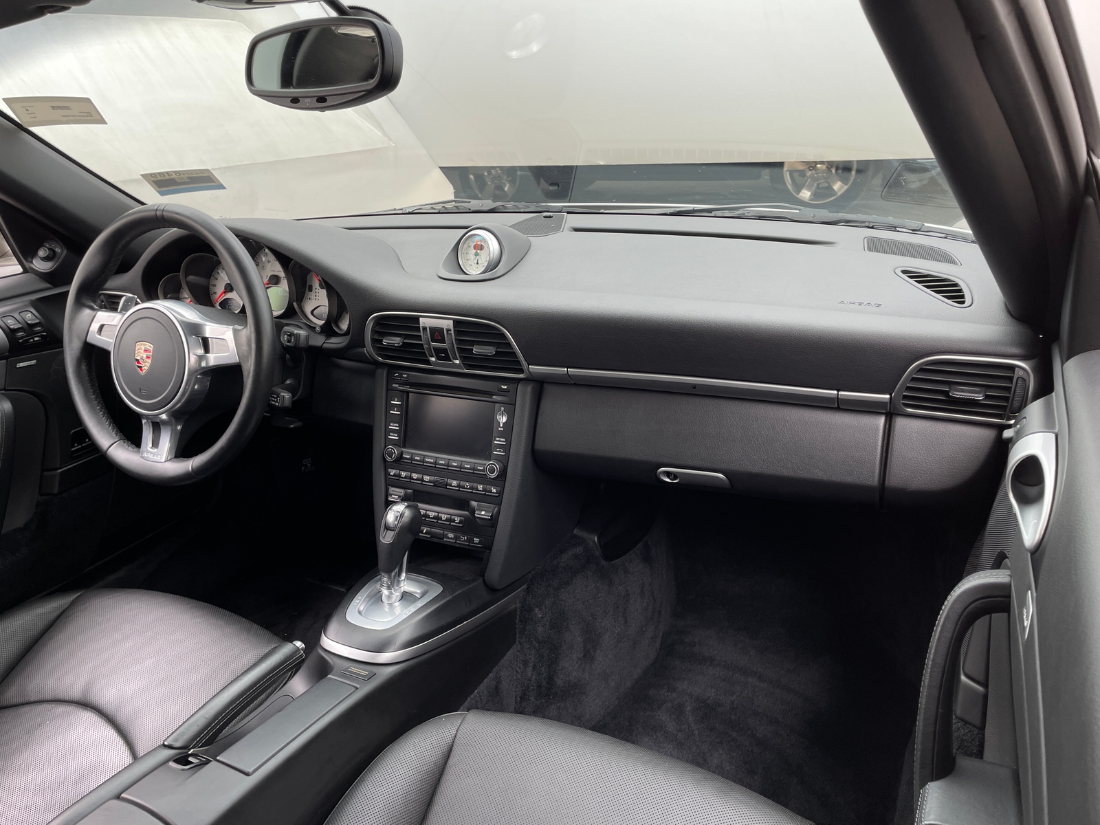 Thumbnail: 2011 Porsche 911 - 2