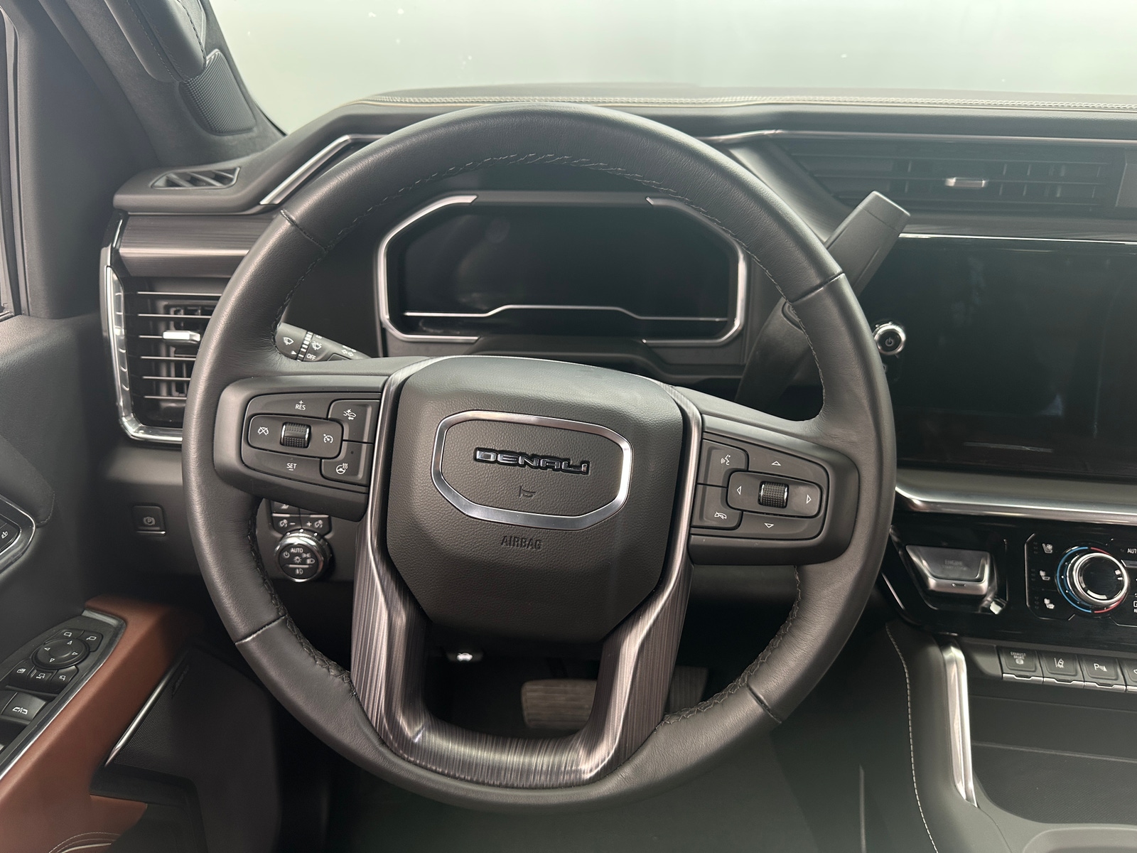 Thumbnail: 2024 GMC Sierra 3500 - 4