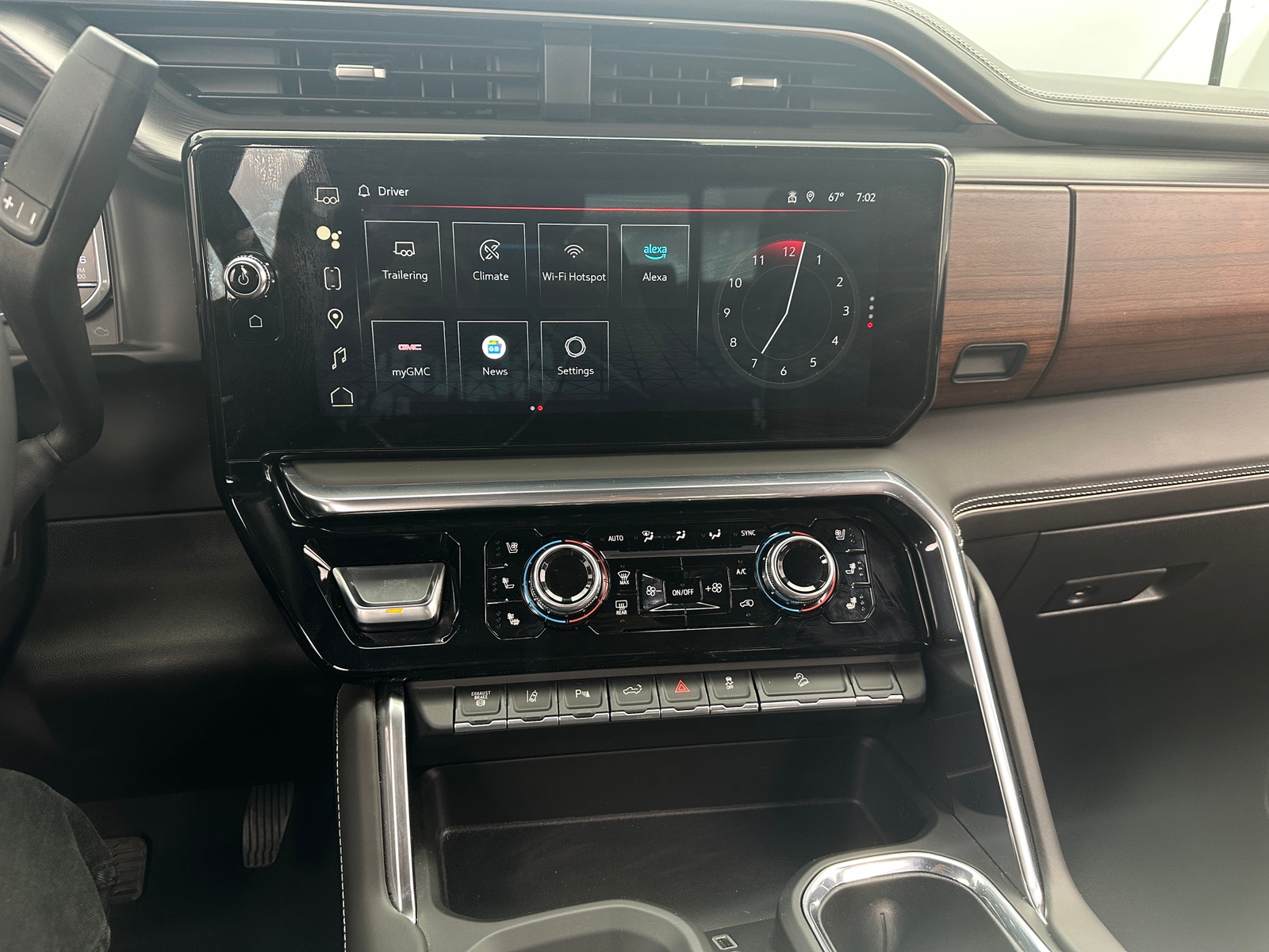 Thumbnail: 2024 GMC Sierra 3500 - 3