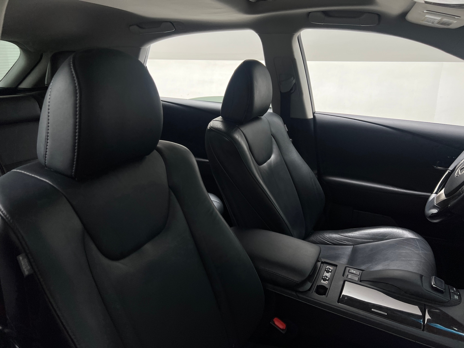 Thumbnail: 2015 Lexus RX - 2