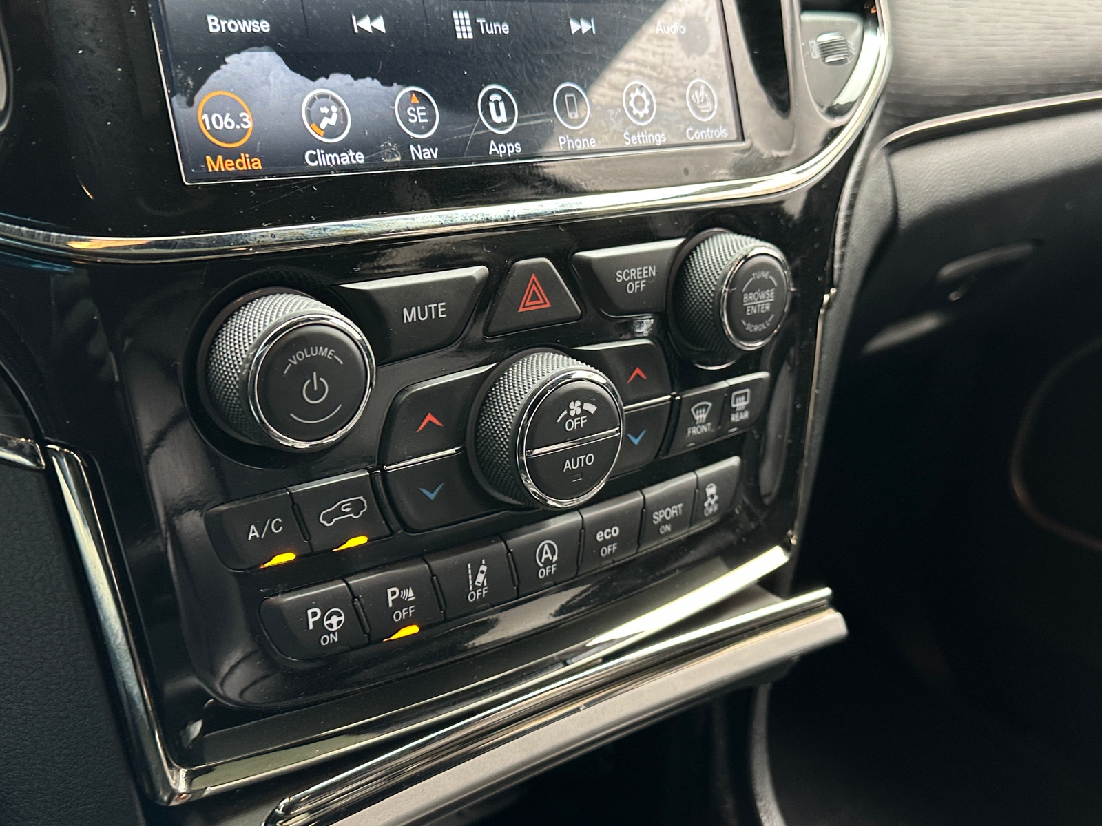 Thumbnail: 2021 Jeep Grand Cherokee - 3