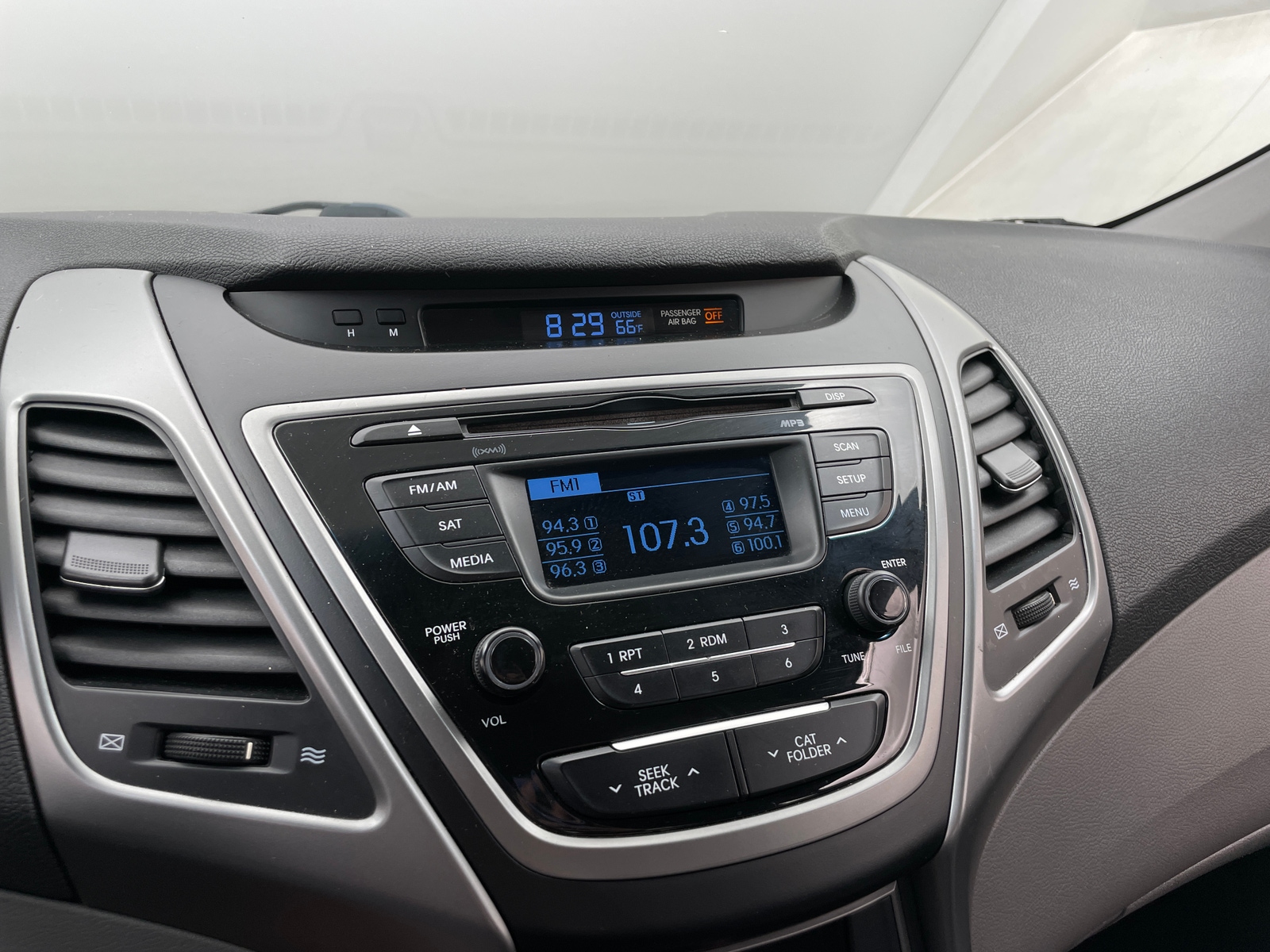 Thumbnail: 2016 Hyundai Elantra - 4