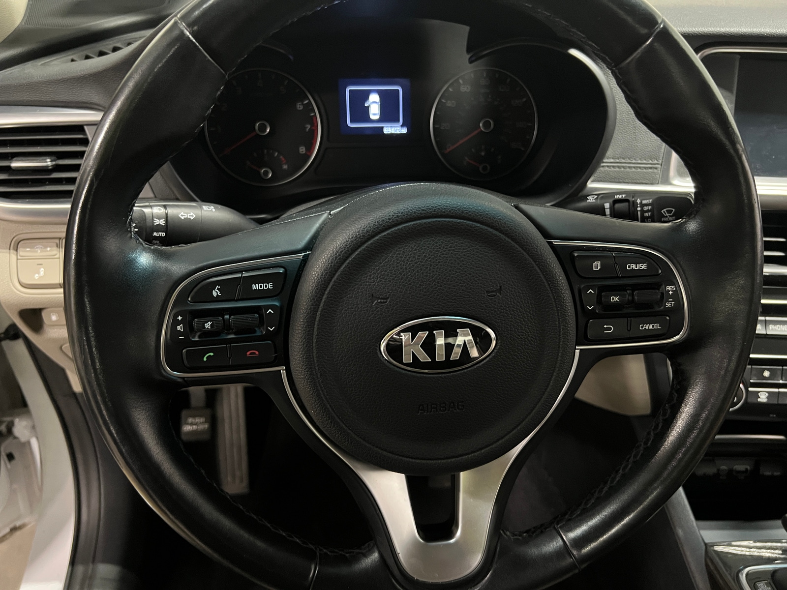 Thumbnail: 2016 Kia Optima - 4