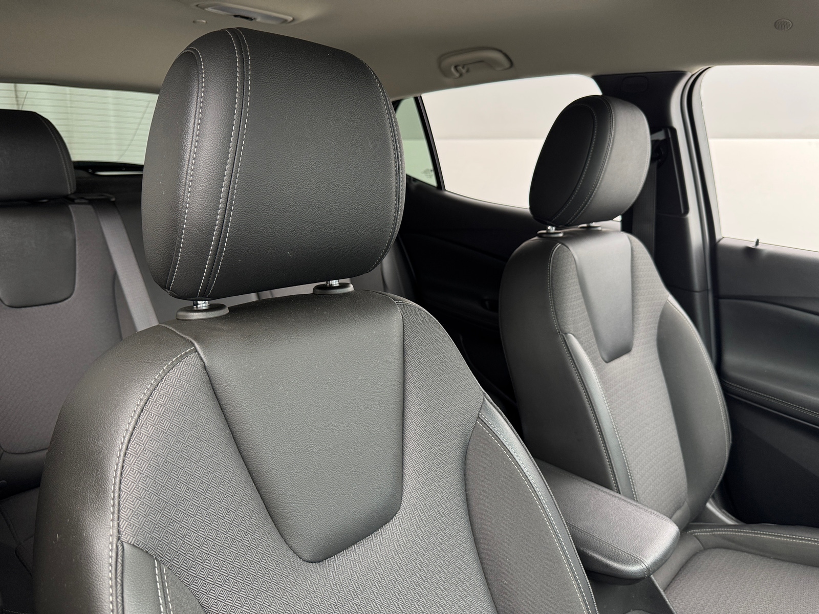 Thumbnail: 2023 Buick Encore GX - 2