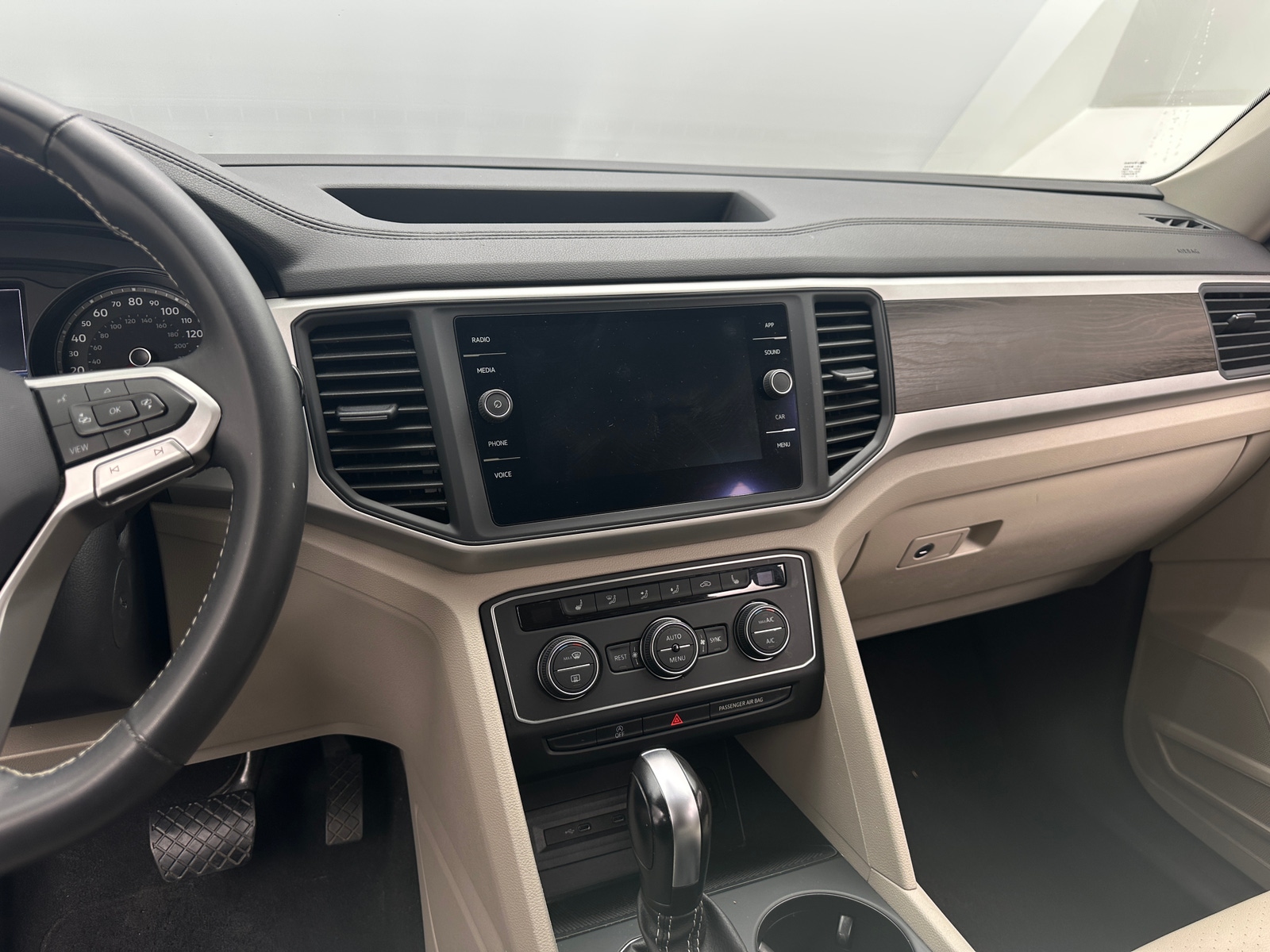 Thumbnail: 2021 Volkswagen Atlas - 4