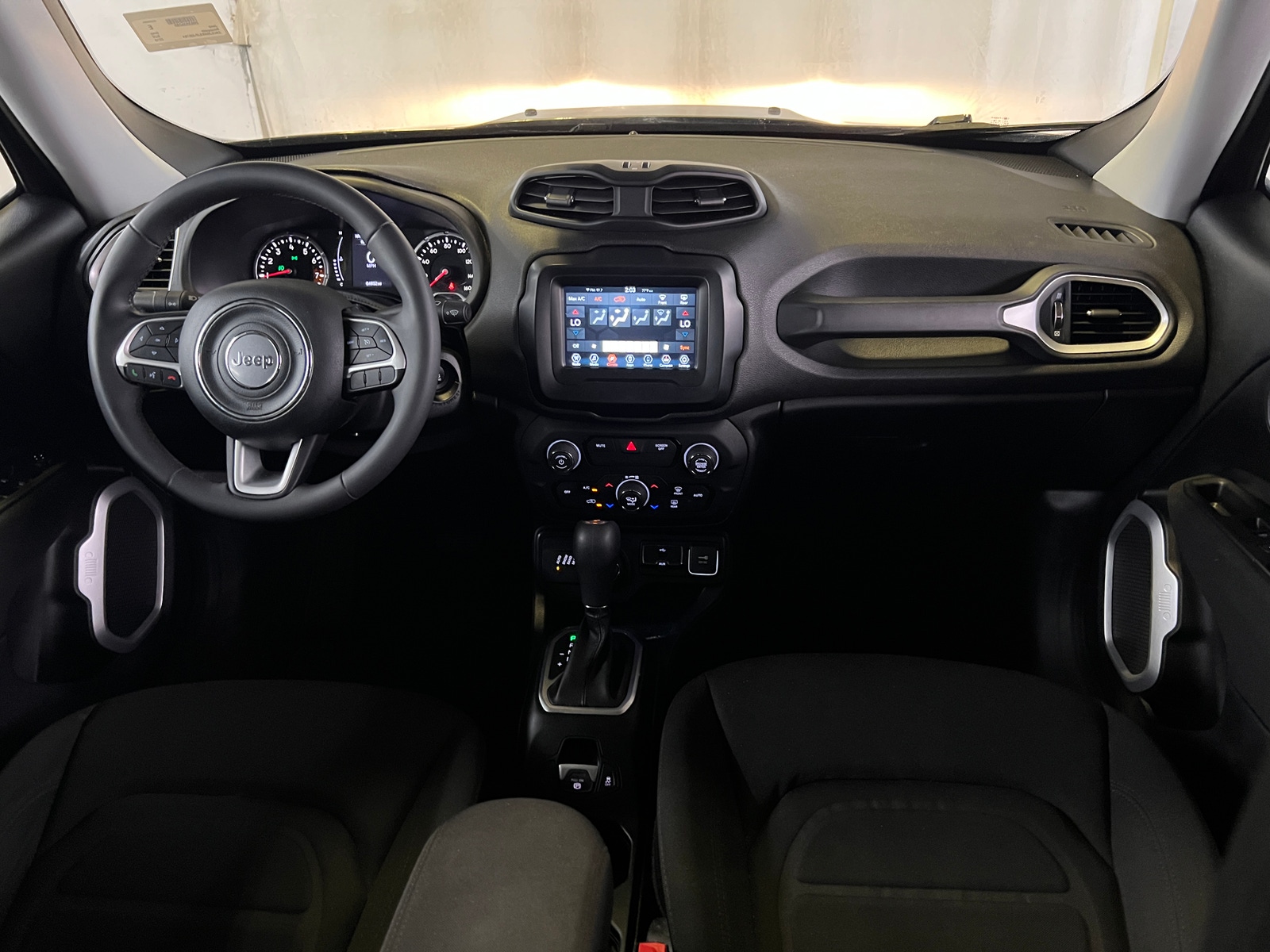 Thumbnail: 2018 Jeep Renegade - 3