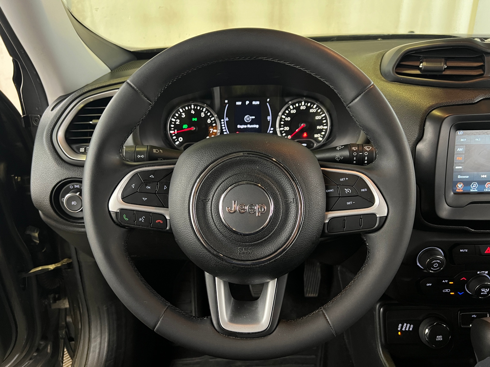 Thumbnail: 2018 Jeep Renegade - 5