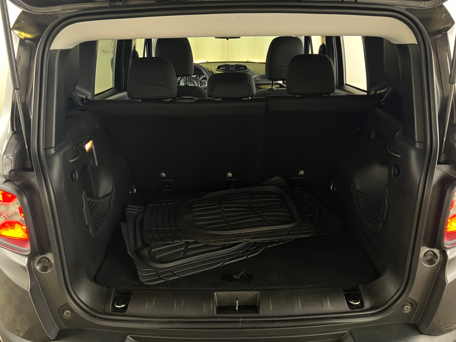 Thumbnail: 2018 Jeep Renegade - 7