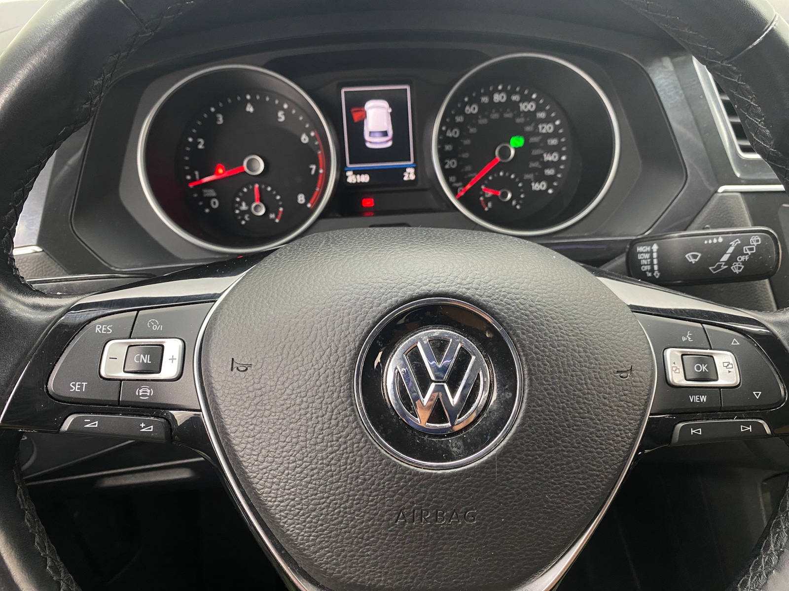 Thumbnail: 2019 Volkswagen Tiguan - 4